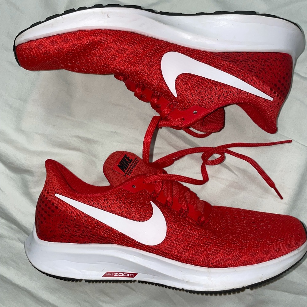 Red Nike Zoom Pegasus size 8.5